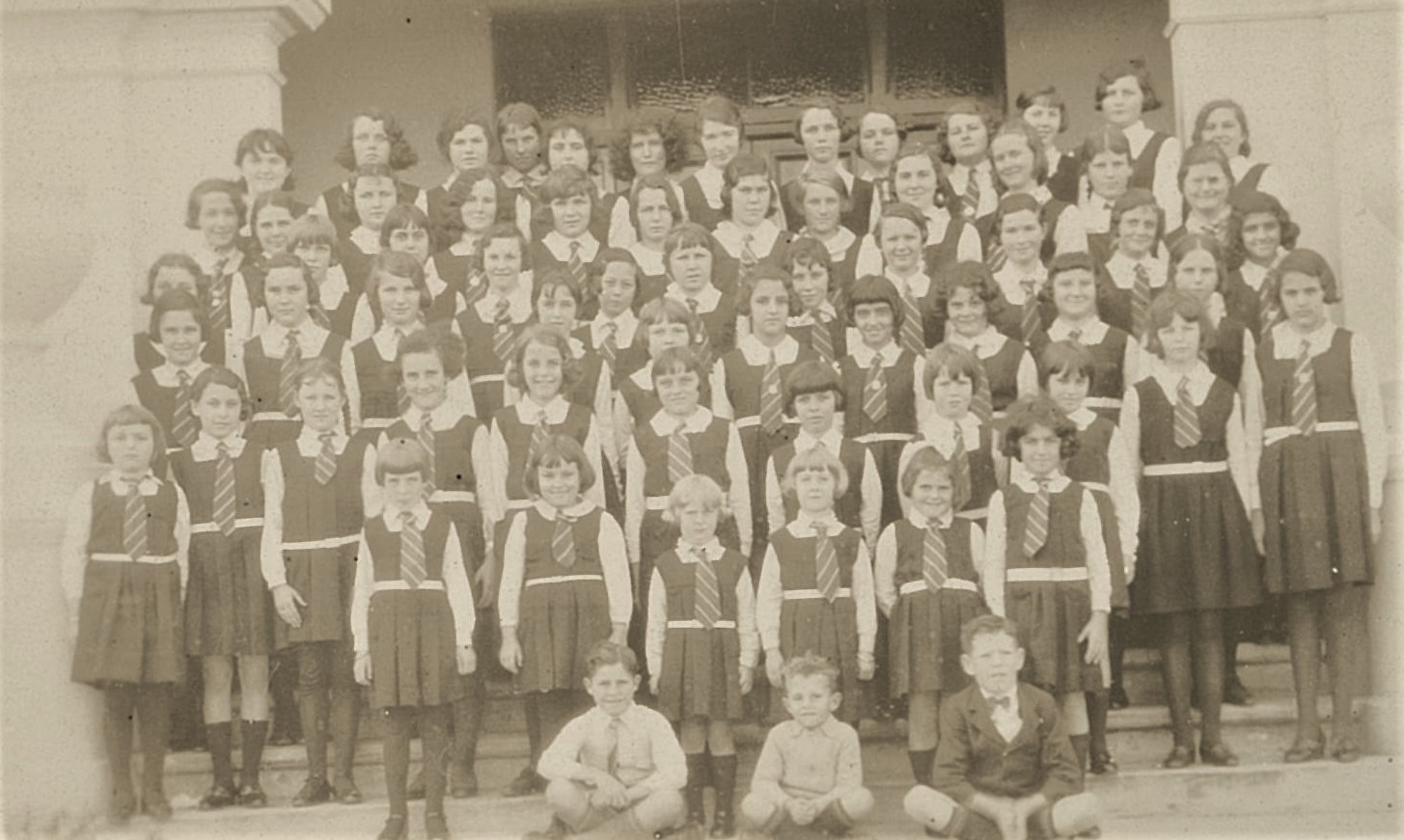 1933 School Group