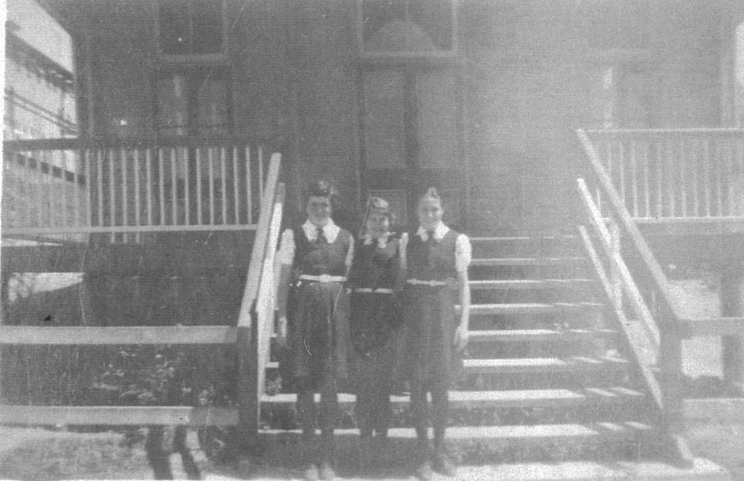 1944 Students on Day School steps