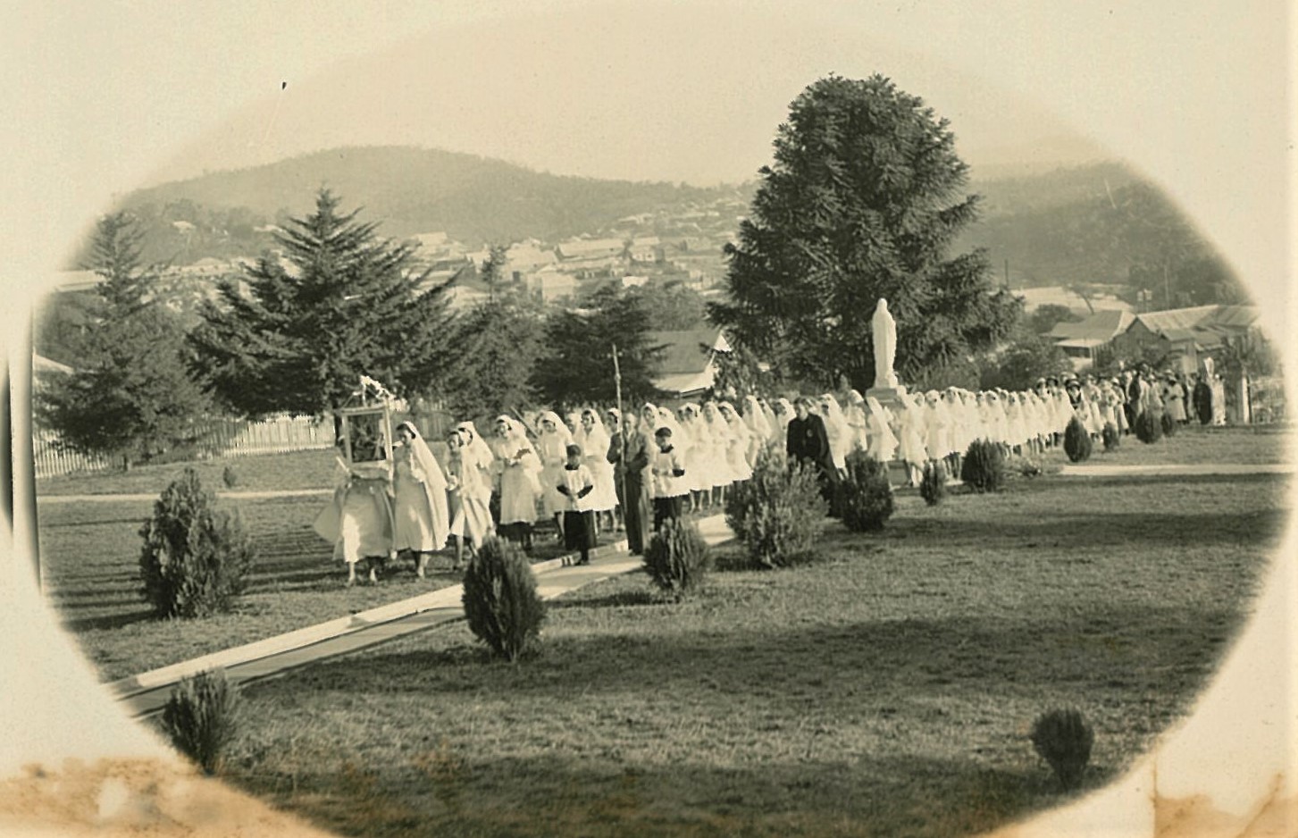 1960 Feast of Christ the kIng, procession to MSB