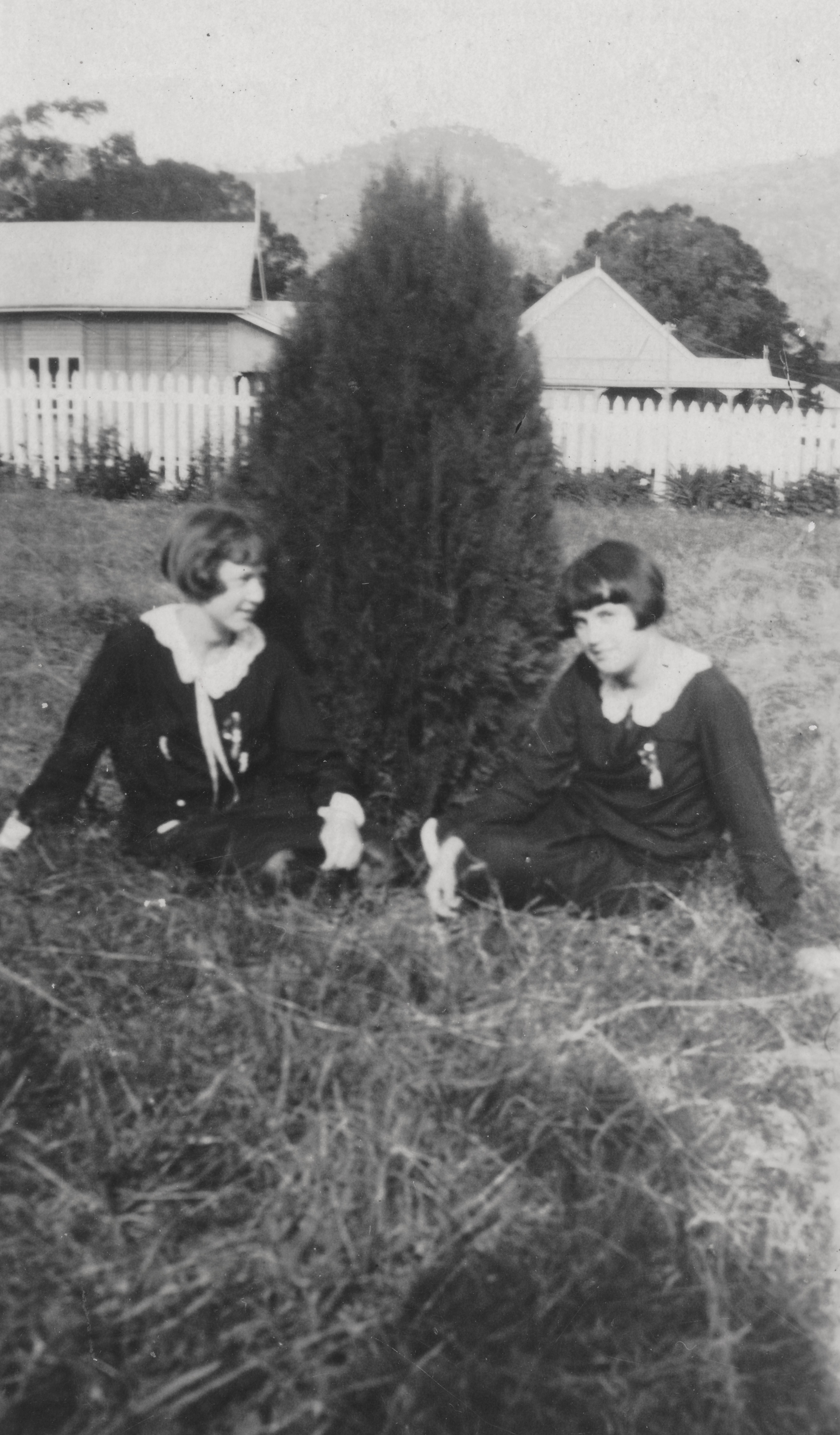 1926 Nea Anderson and Erna Veivers