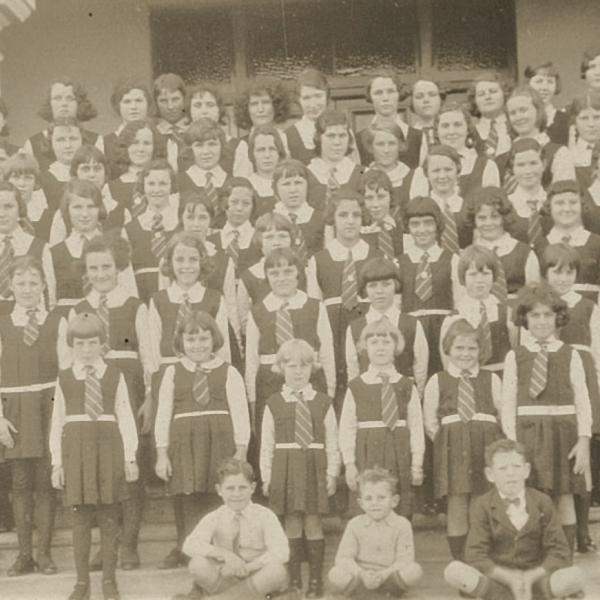 1933 School Group