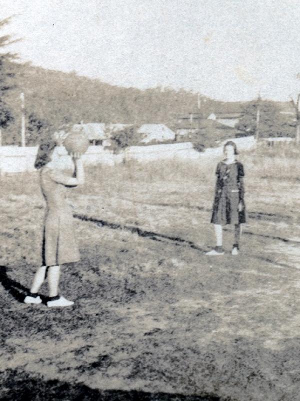 1940s Bianca Omodei & Emma Aplin