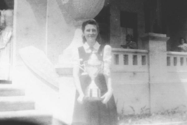 1948 Clare Carroll with cup