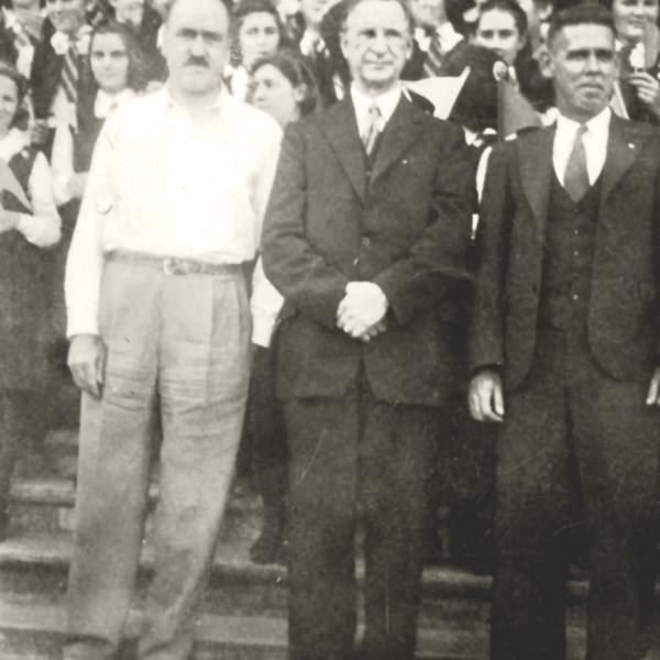 1948 Mr Deakin De Valera and Mr Cecil Holdcroft