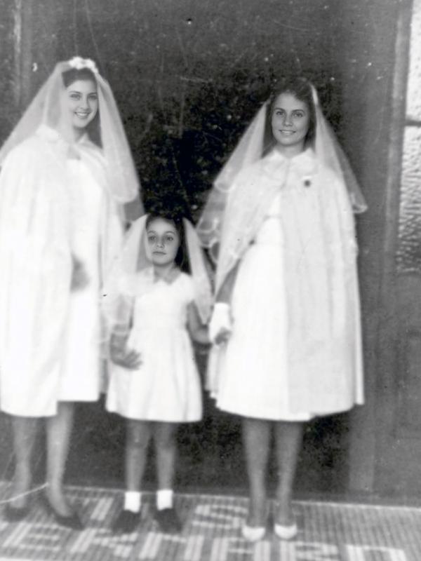 1960s Girls in white dresses