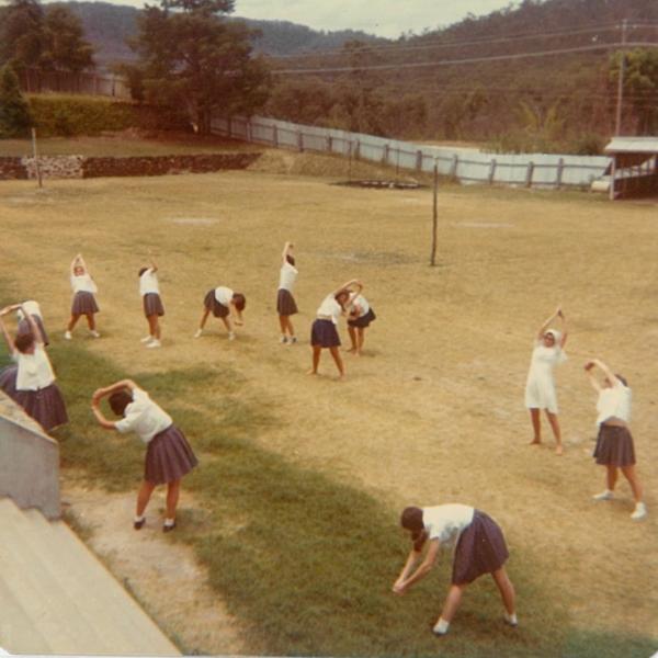 1977 Stretching