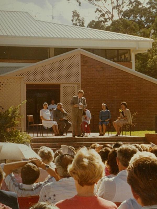 1985 Building Opening 4